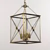 Taklykta i guld med klassisk design