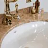 wyoming_kommod_mörkbrun_marmor_beige