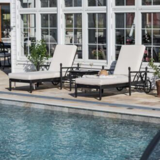 2-Pack Solsängar med Bord - Capri