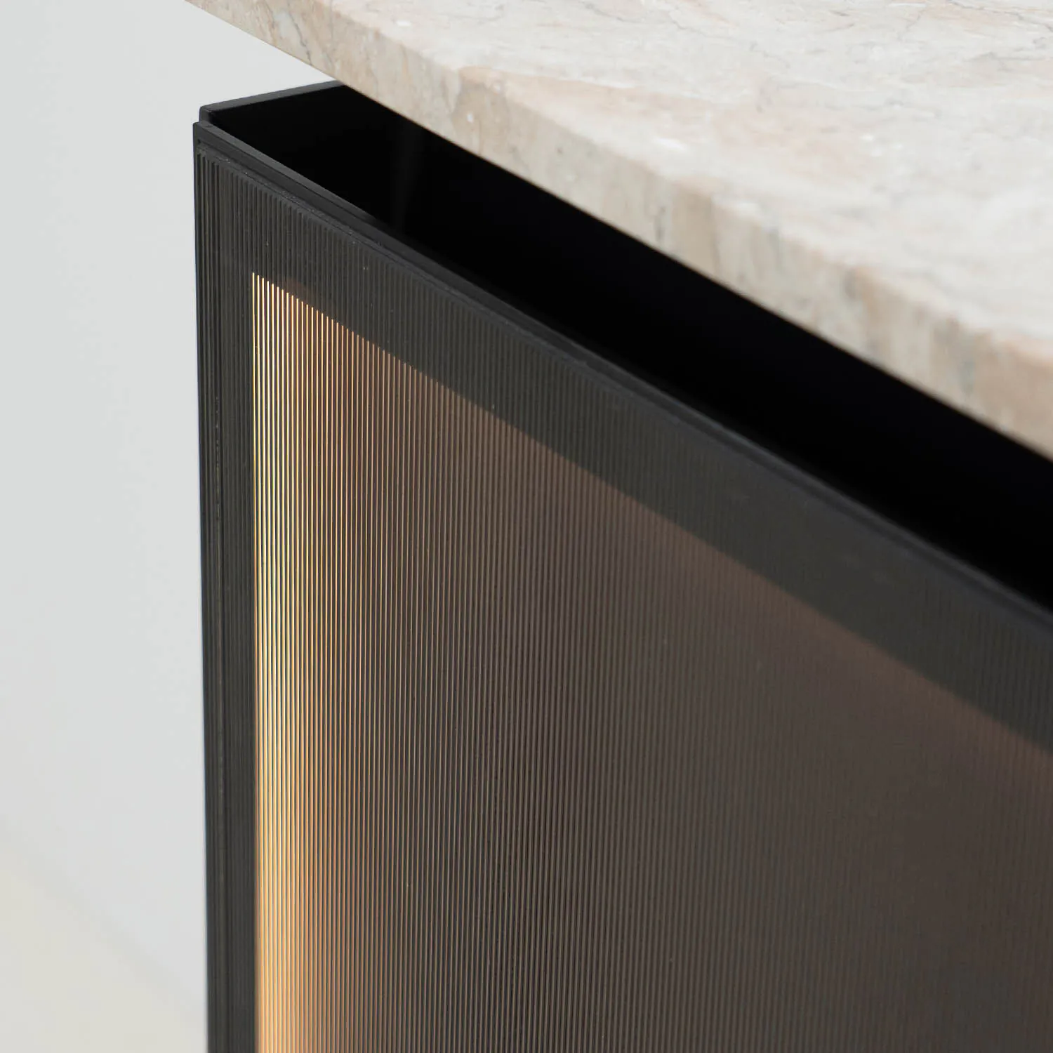 Badrumskommod Svart Valnöt 80cm Beige Marmor - Dallas