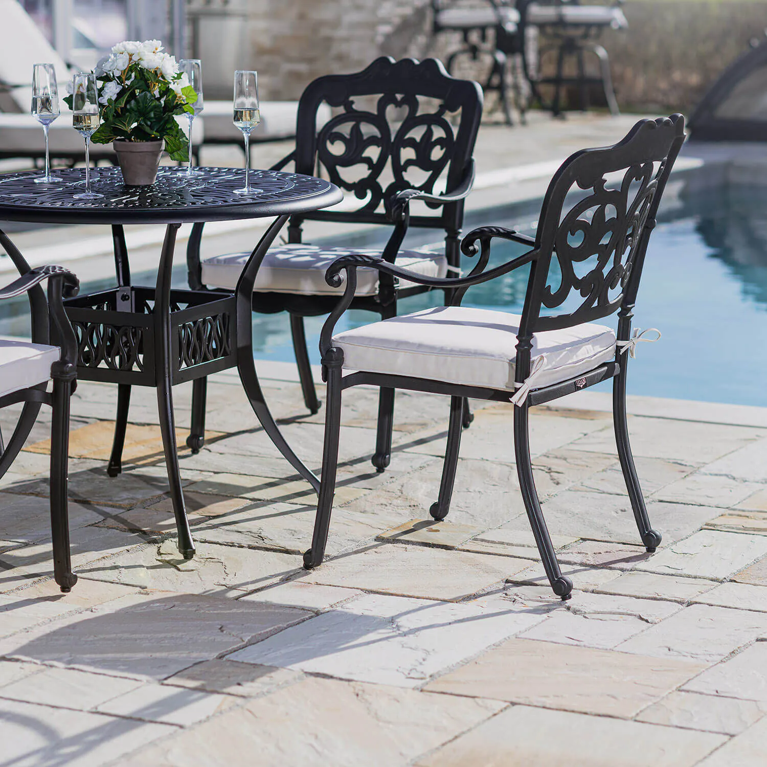 Caféset 4 Stolar Svart Aluminium - Toscana Ø90cm