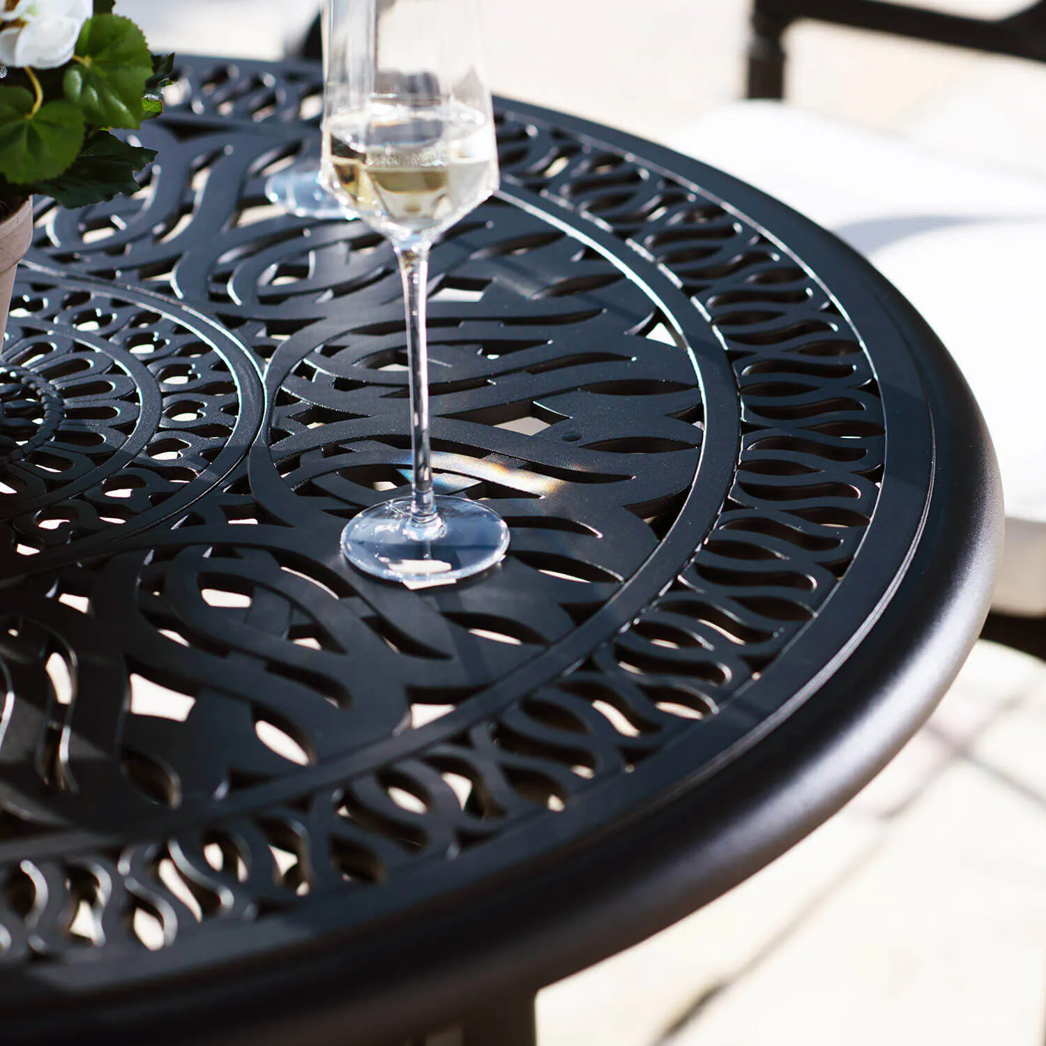 Caféset 4 Stolar Svart Aluminium - Toscana Ø90cm