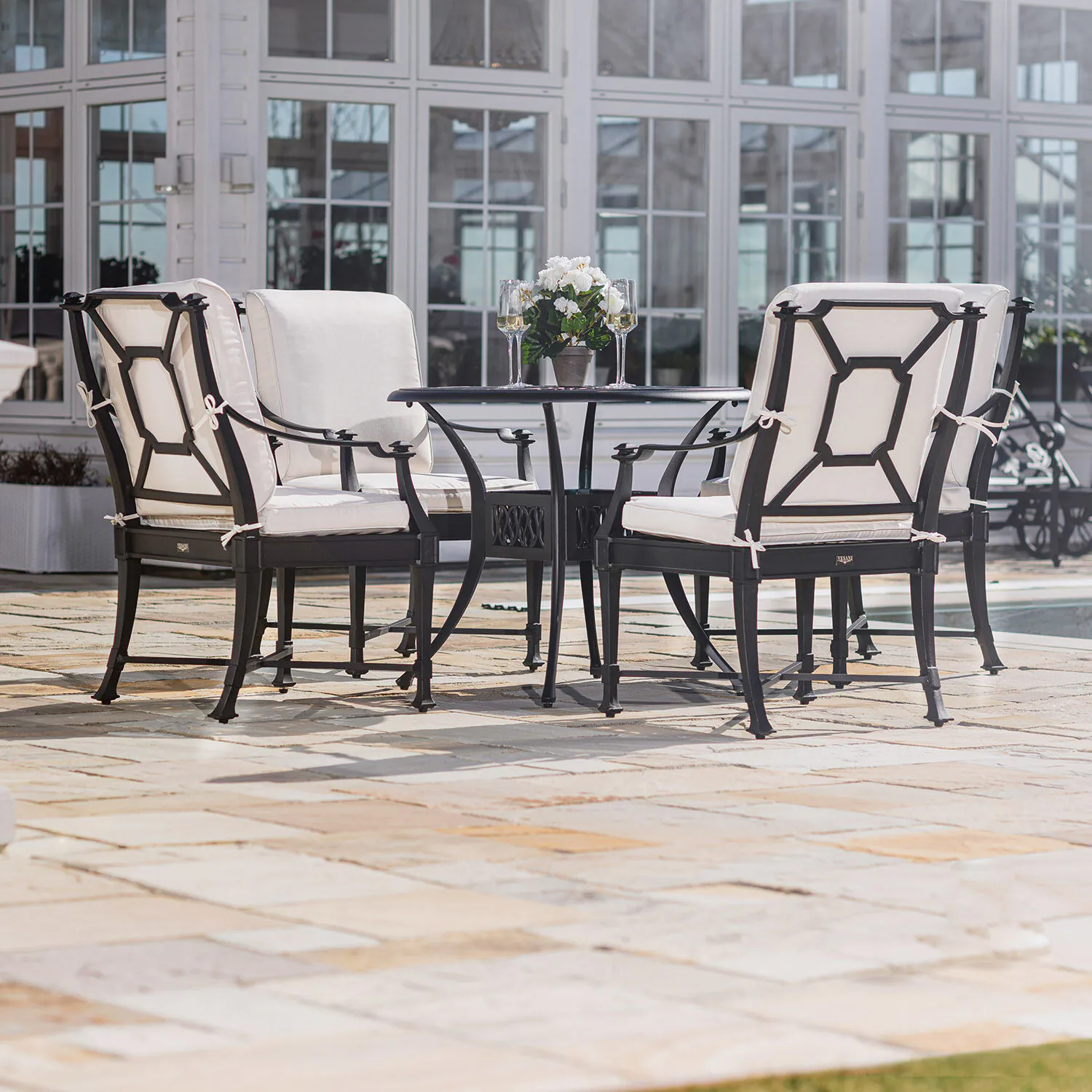 Caféset 4 Stolar Svart Aluminium - Portofino Ø90cm