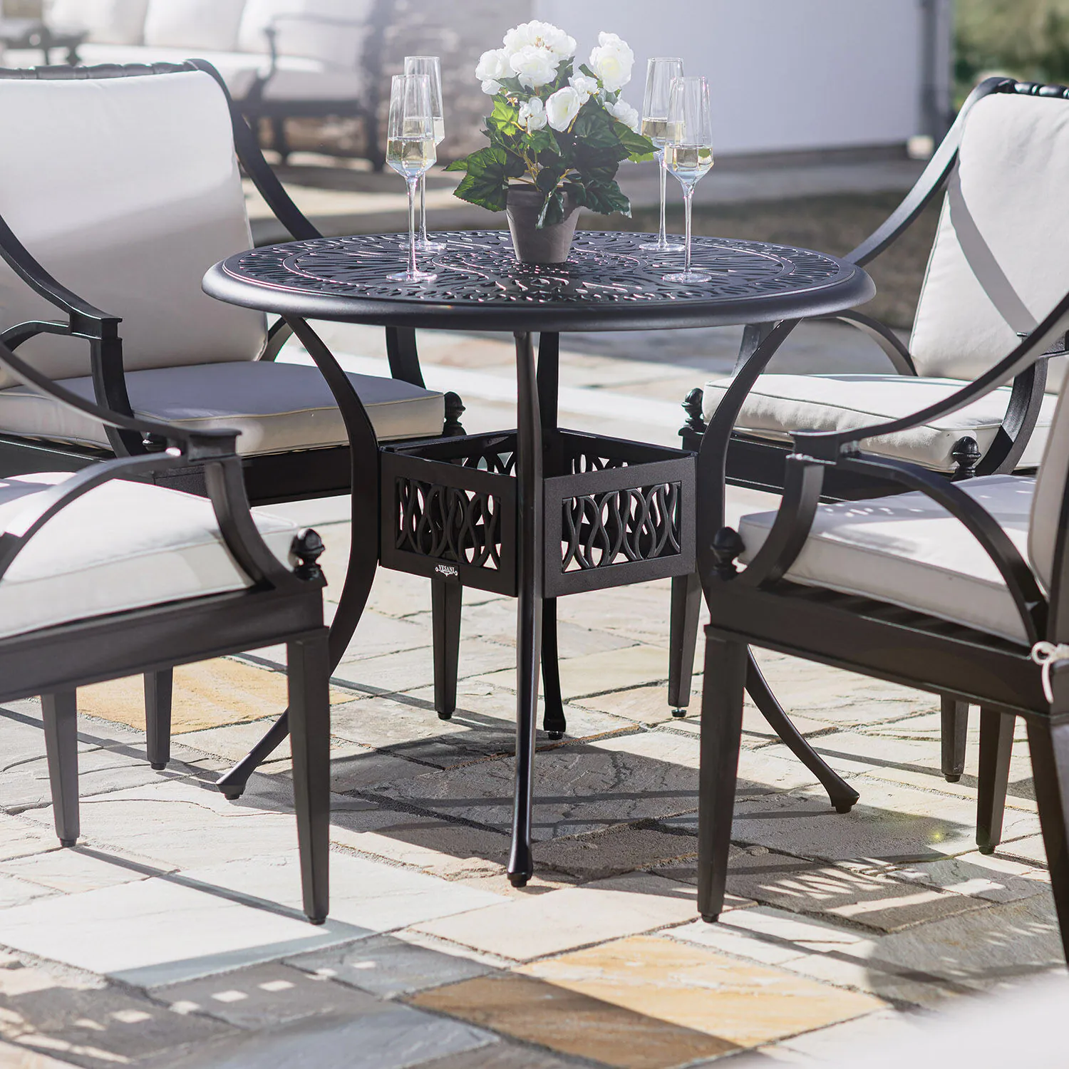 Caféset 4 Stolar Svart Aluminium - Amalfi Ø90cm