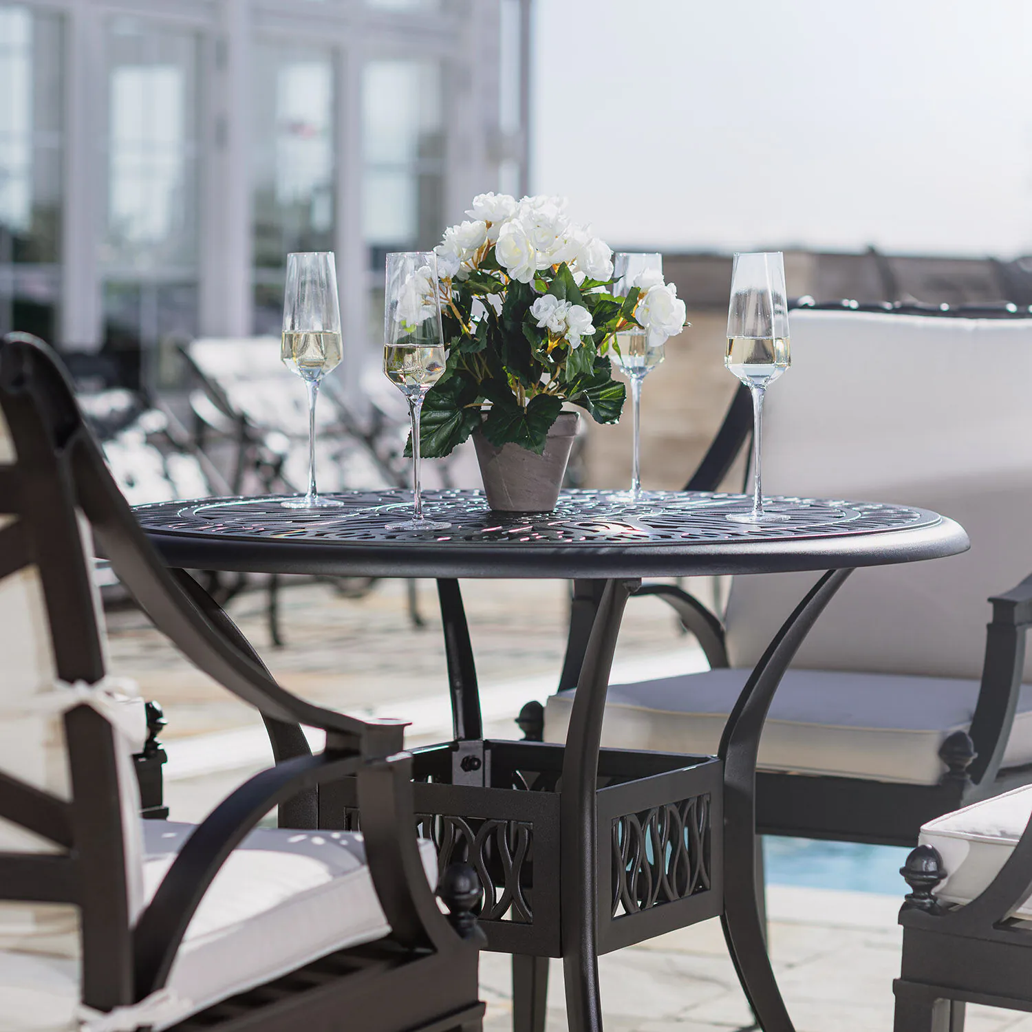 Caféset 4 Stolar Svart Aluminium - Amalfi Ø90cm