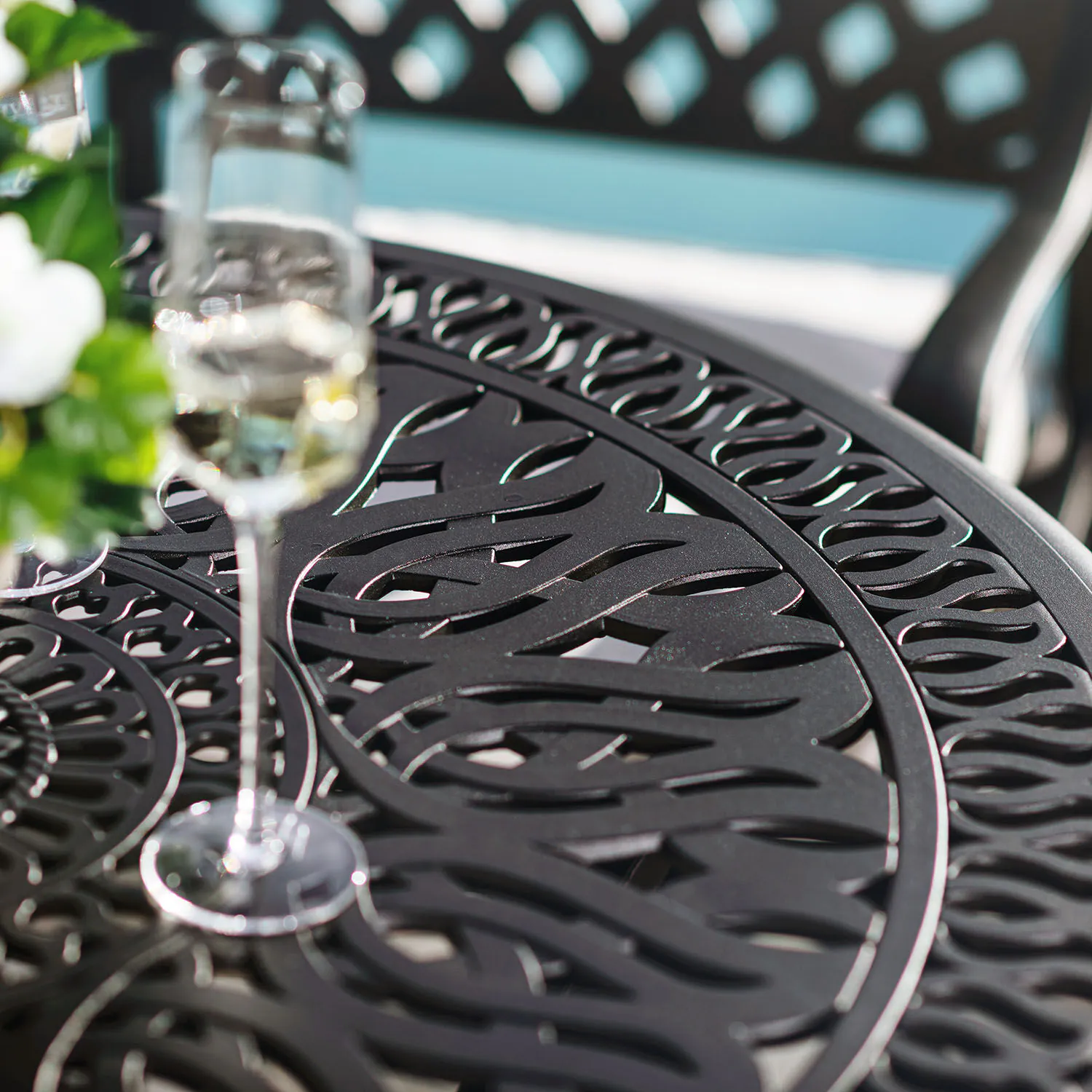 Caféset 4 Stolar Svart Aluminium - Sorrento Ø90cm