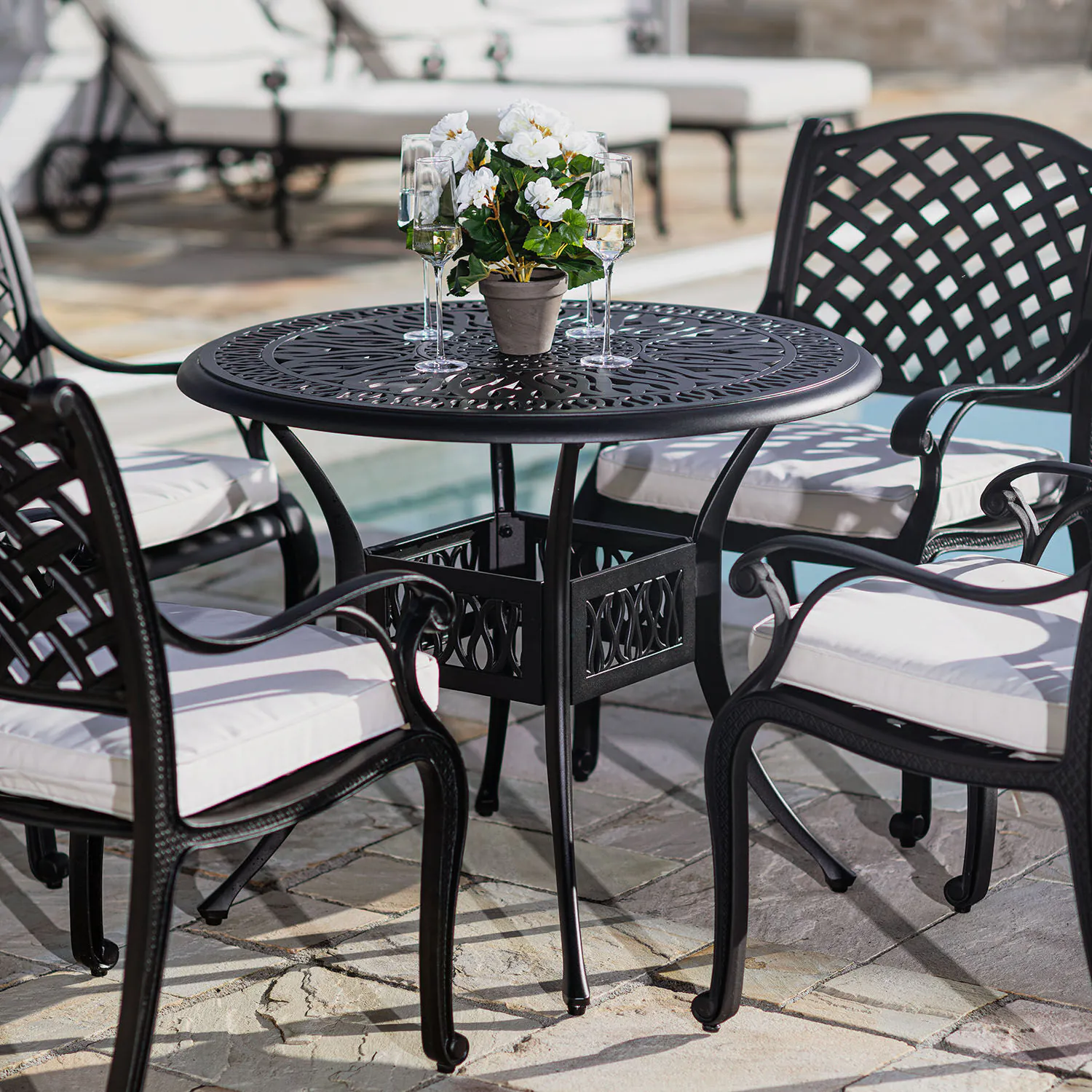 Caféset 4 Stolar Svart Aluminium - Sorrento Ø90cm