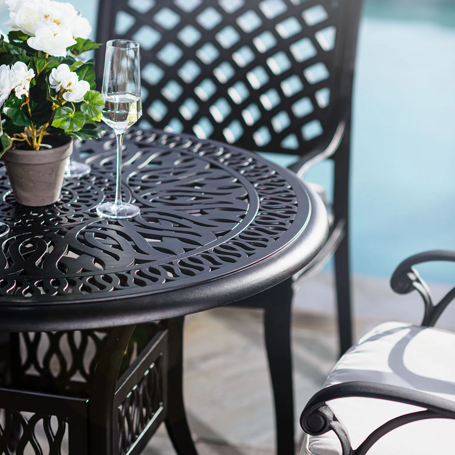 Caféset 4 Stolar Svart Aluminium - Sorrento Ø90cm