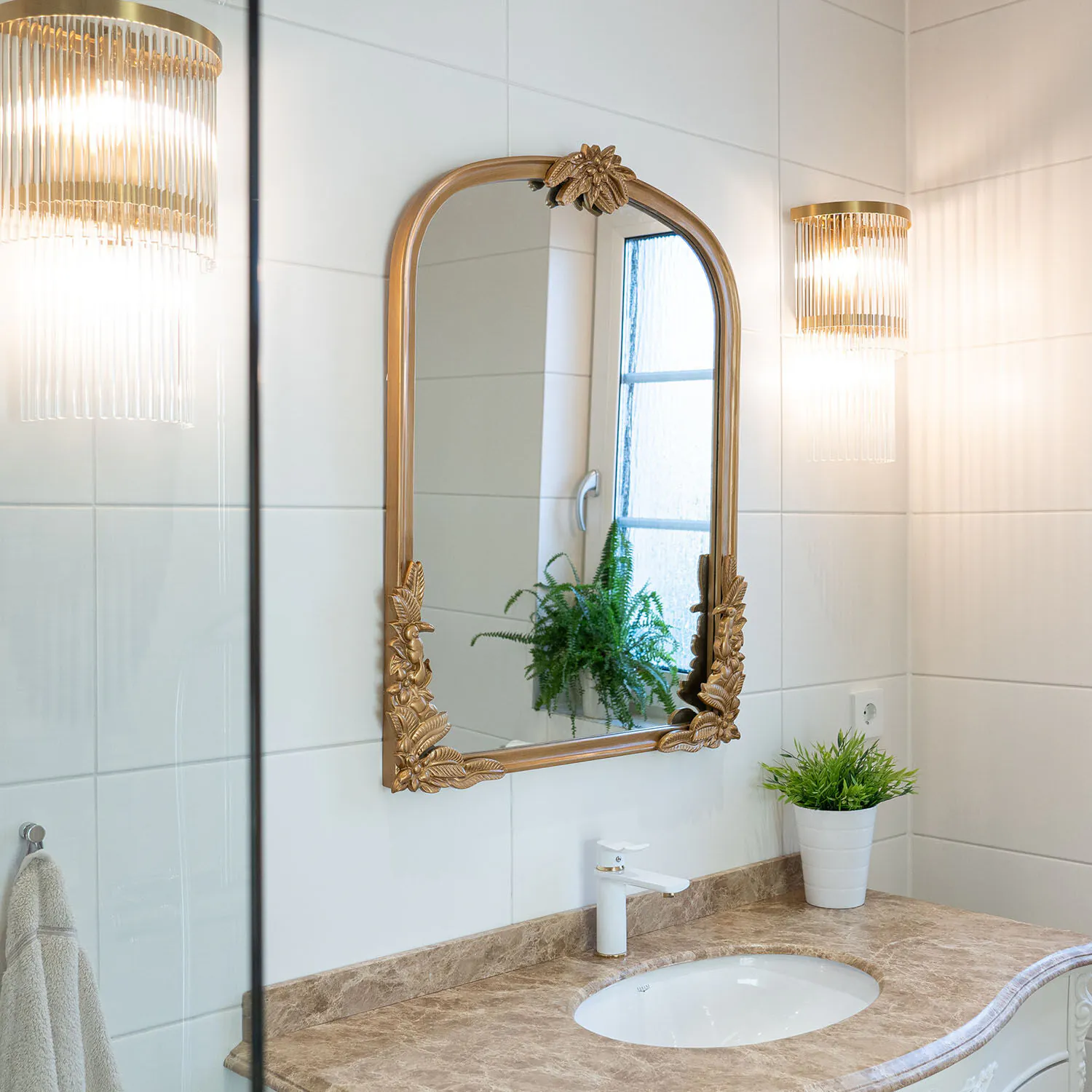 Spegel Guld 70x90 cm Välvd Antik Stil - Marie