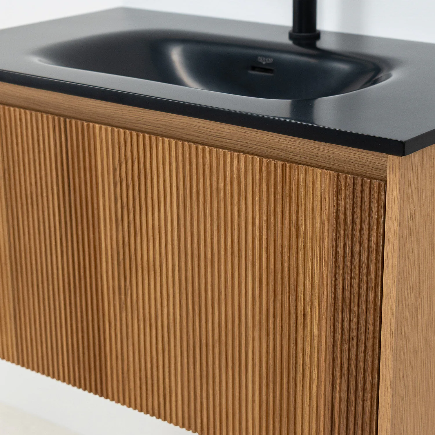 Badrumskommod Ek 80cm Svart Helgjuten - Båstad
