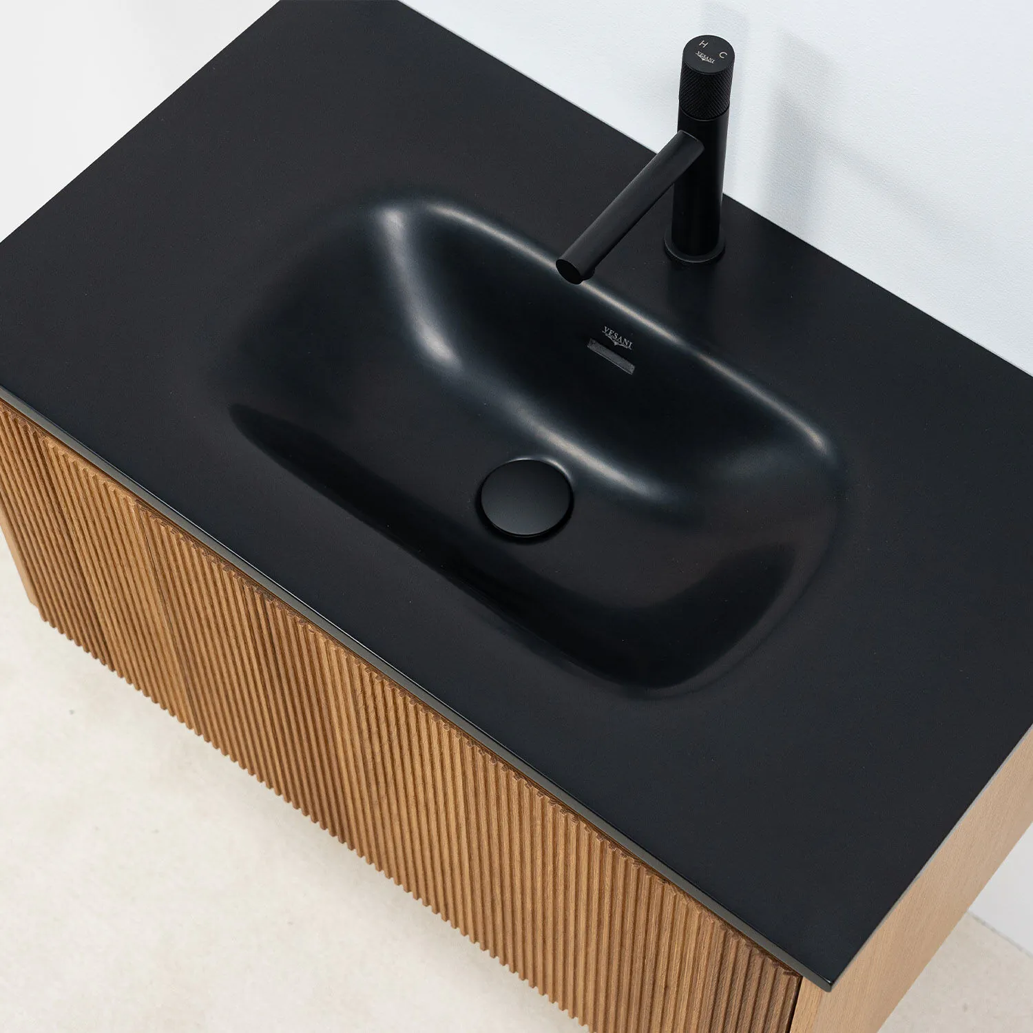 Badrumskommod Ek 80cm Svart Helgjuten - Båstad