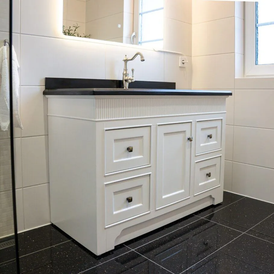 Kommod Badrum 120cm Idaho Vit - Svart Granit