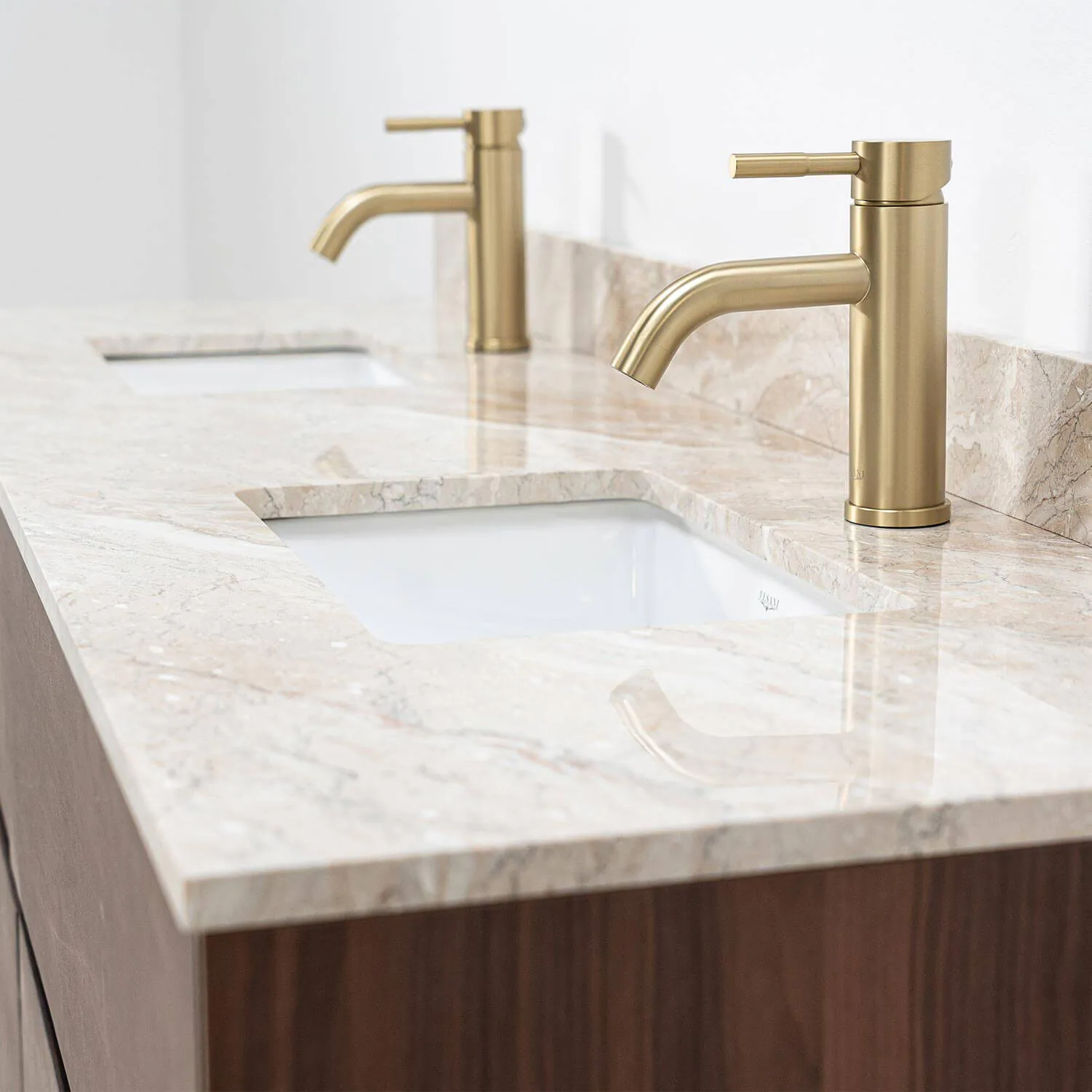 Dubbelkommod Valnöt 150cm Beige Marmor - Marstrand