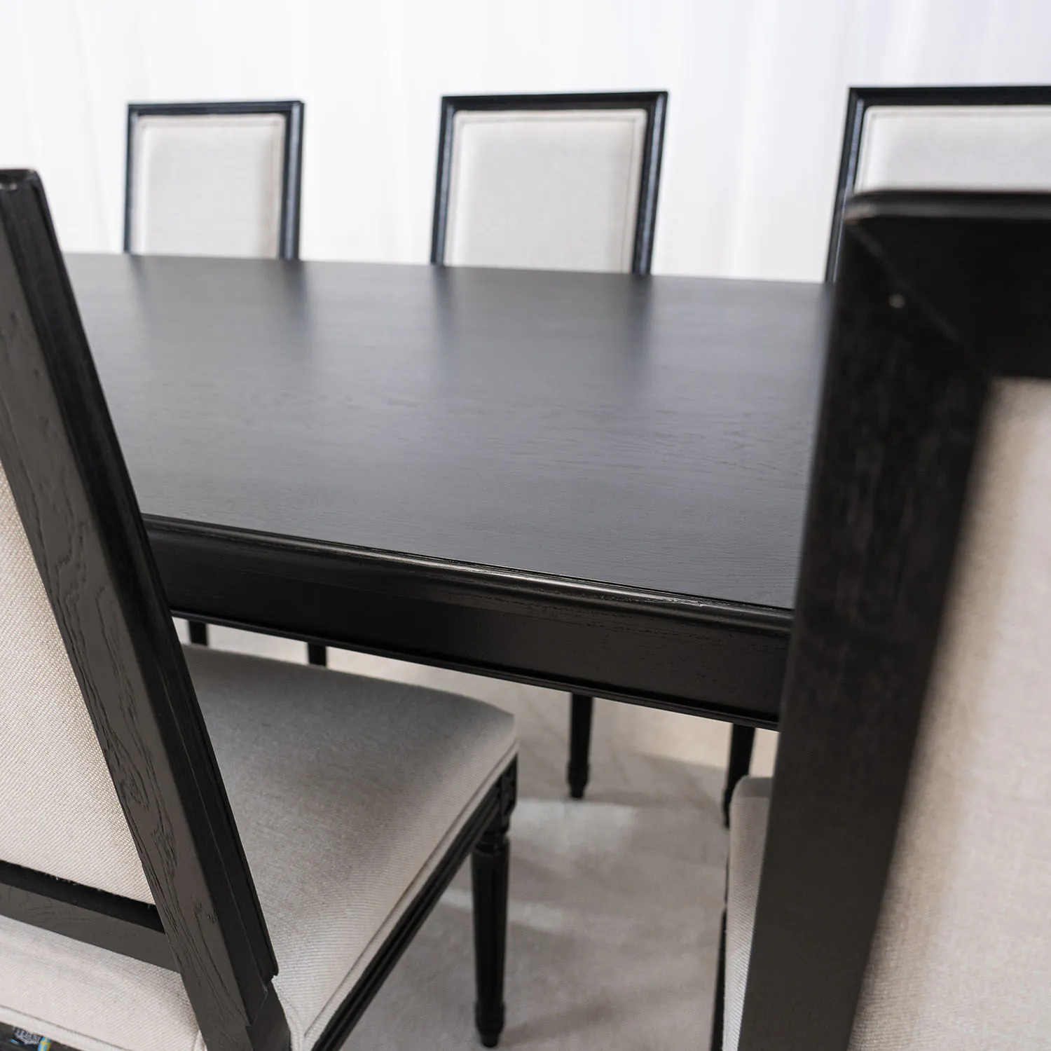 Svart Matgrupp 8 personer 240cm Massiv Ek - Gripsholm