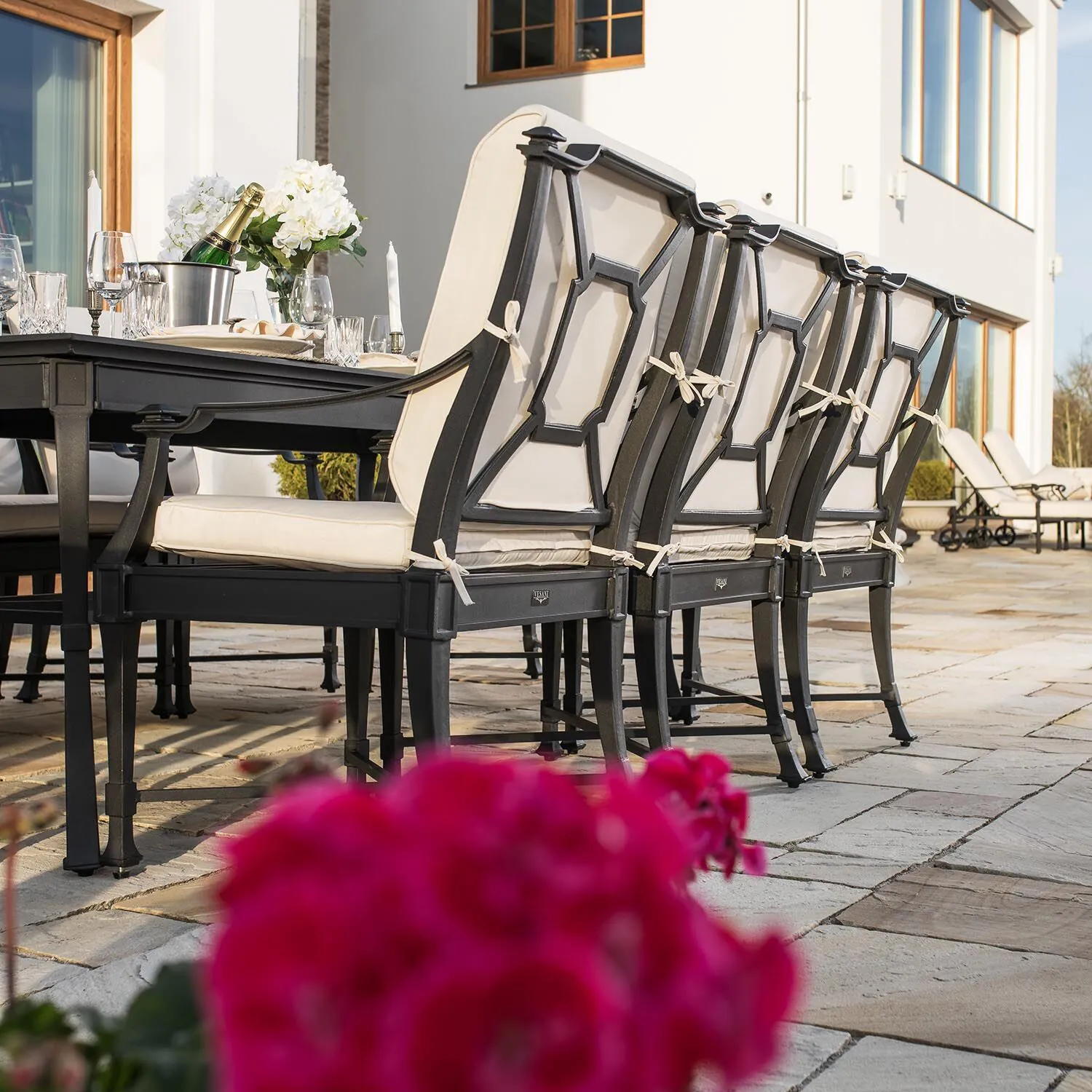 Matgrupp Utomhus 8 stolar Svart Aluminium - St Tropez 213cm