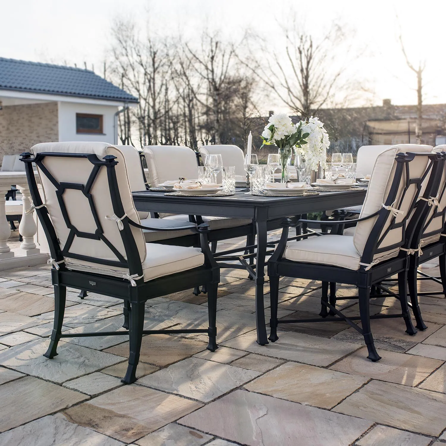 Matgrupp Utomhus 8 stolar Svart Aluminium - St Tropez 213cm