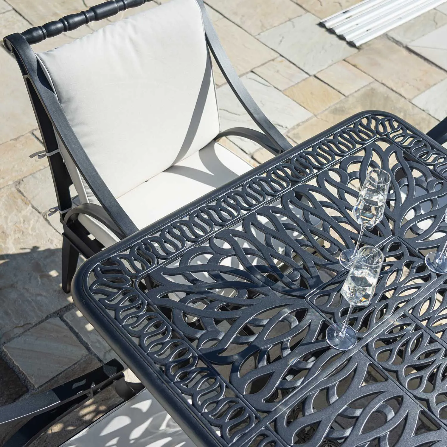 Matgrupp Utomhus 8 stolar Svart Aluminium - Amalfi 212cm
