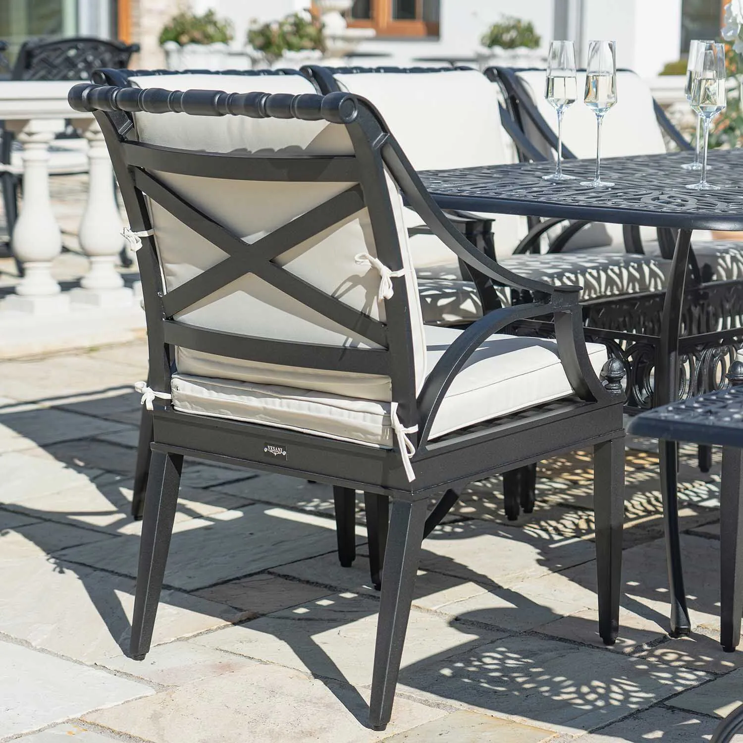 Matgrupp Utomhus 8 stolar Svart Aluminium - Amalfi 212cm