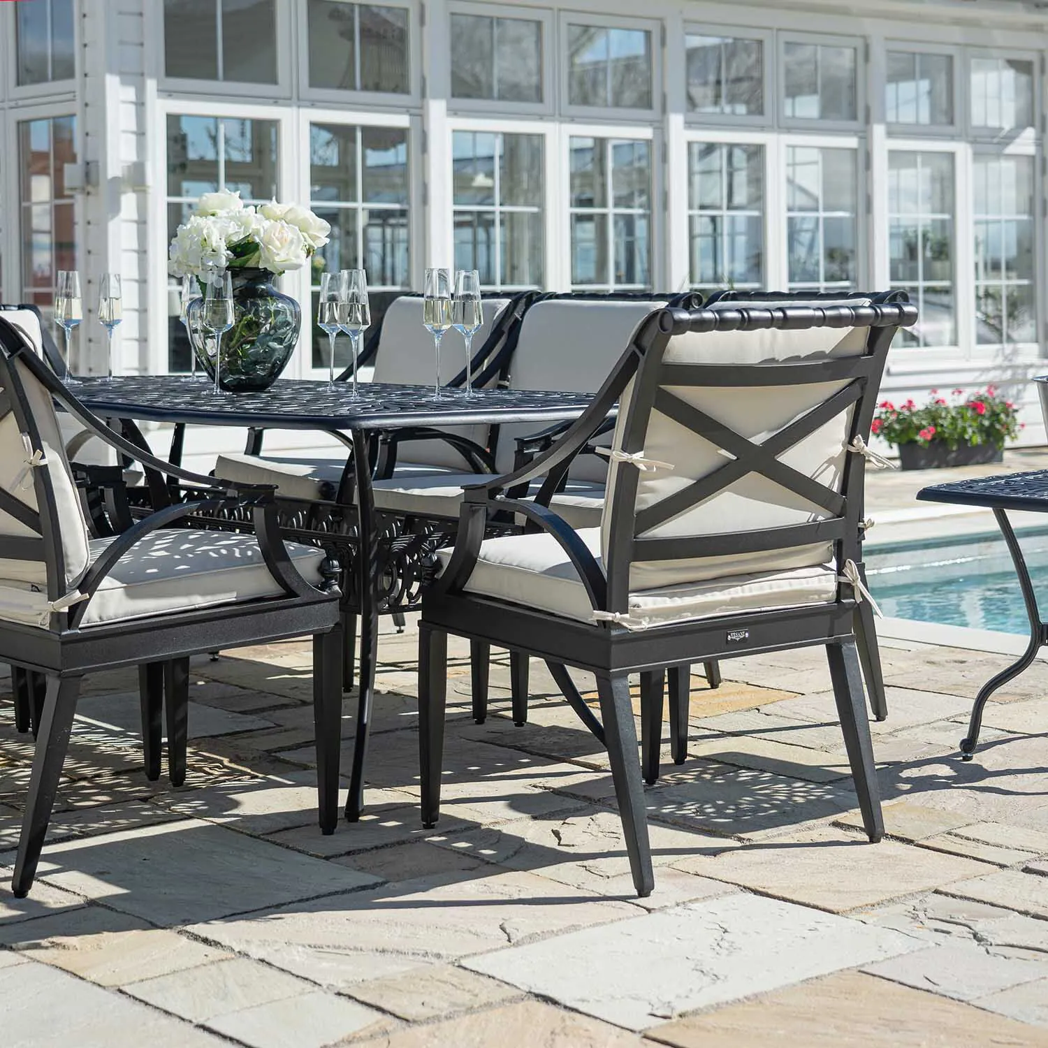 Matgrupp Utomhus 8 stolar Svart Aluminium - Amalfi 212cm