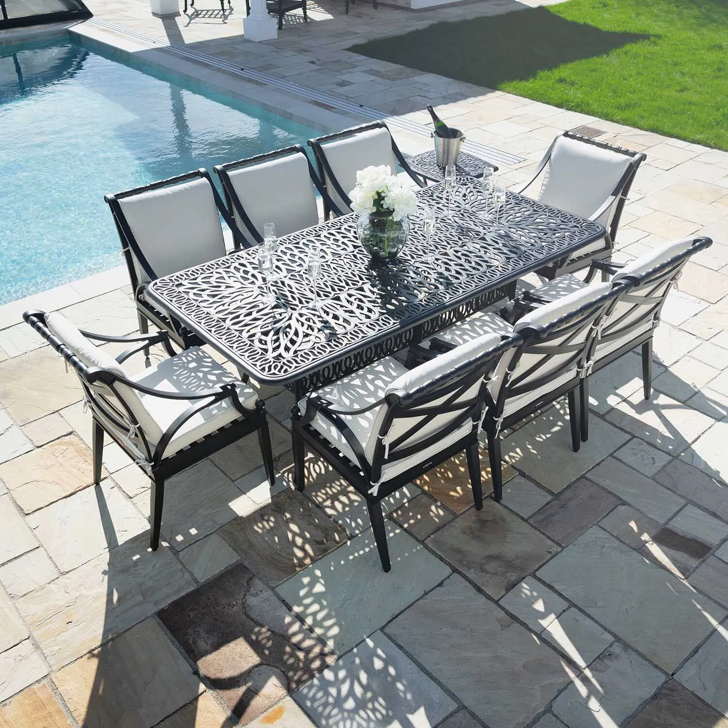 Matgrupp Utomhus 8 stolar Svart Aluminium - Amalfi 212cm