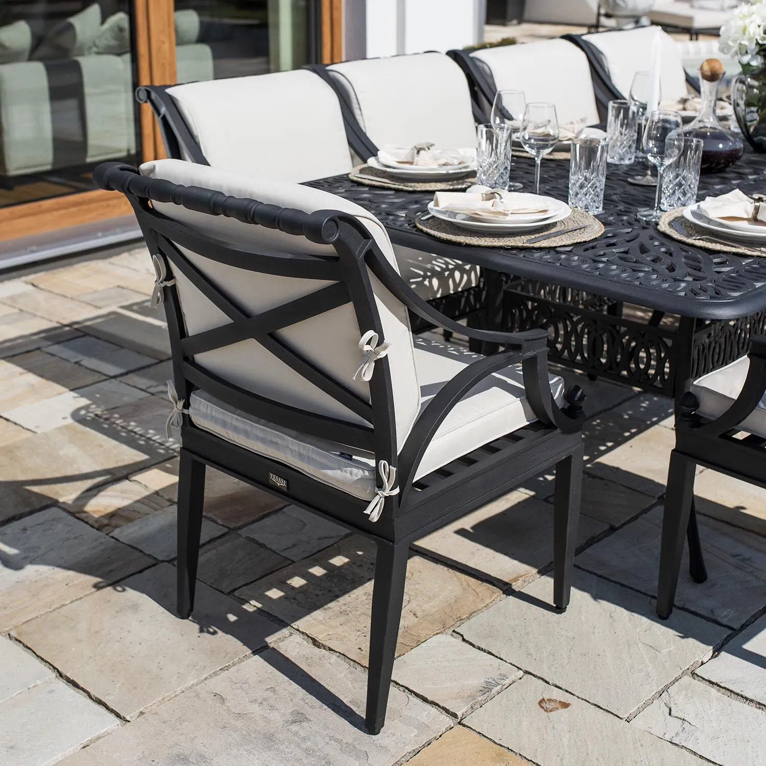 Matgrupp Utomhus 10 stolar Svart Aluminium - Amalfi 280cm