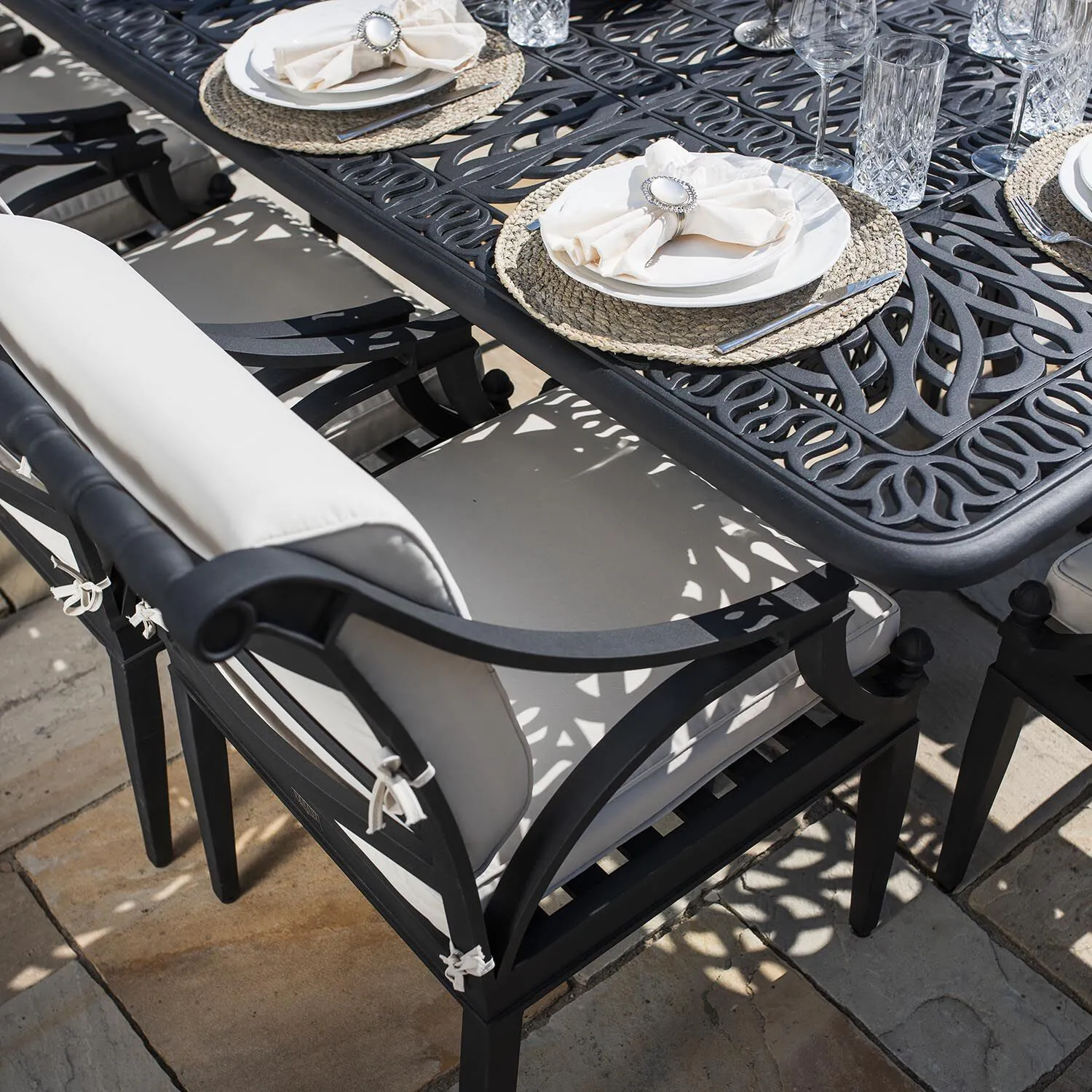 Matgrupp Utomhus 10 stolar Svart Aluminium - Amalfi 280cm