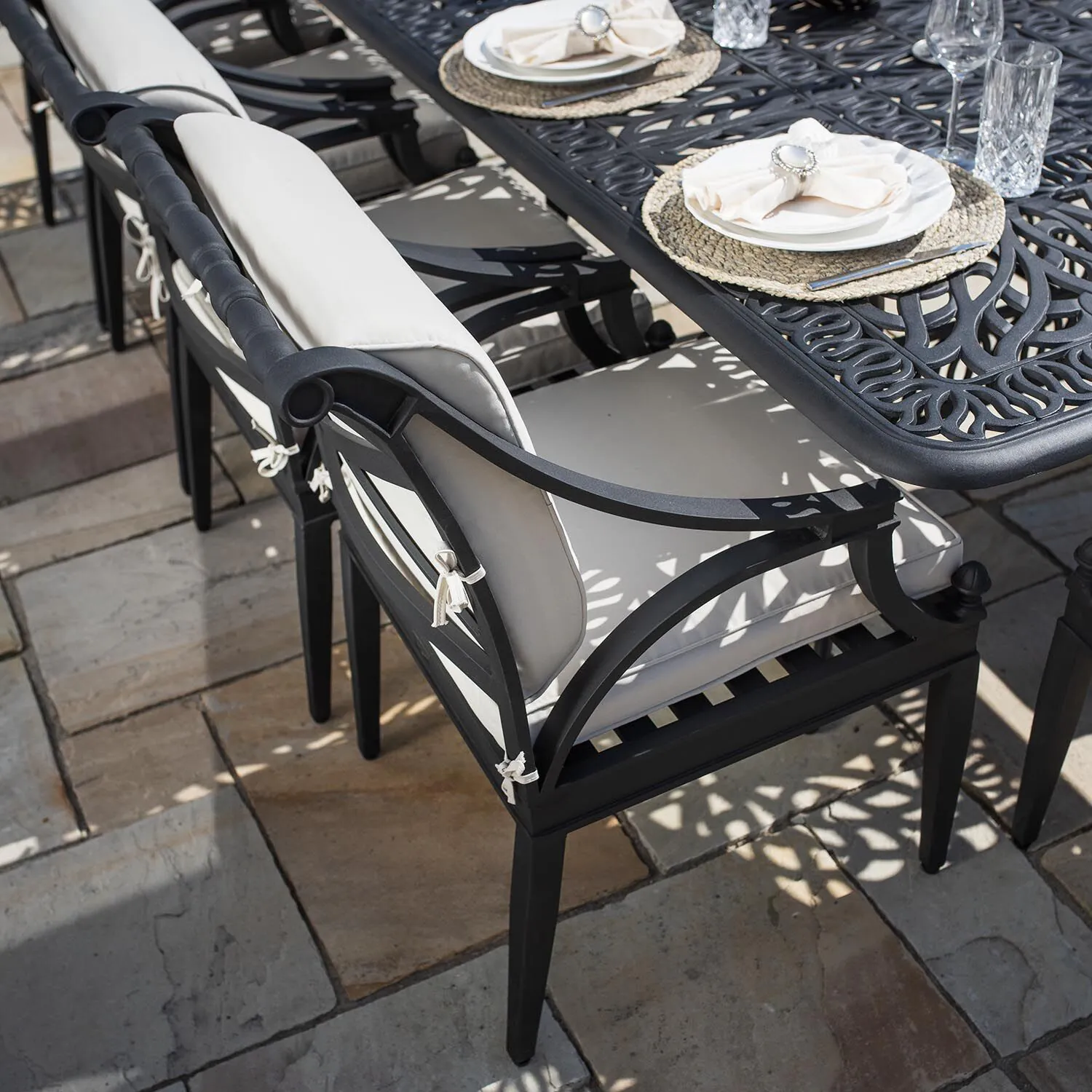 Matgrupp Utomhus 10 stolar Svart Aluminium - Amalfi 280cm