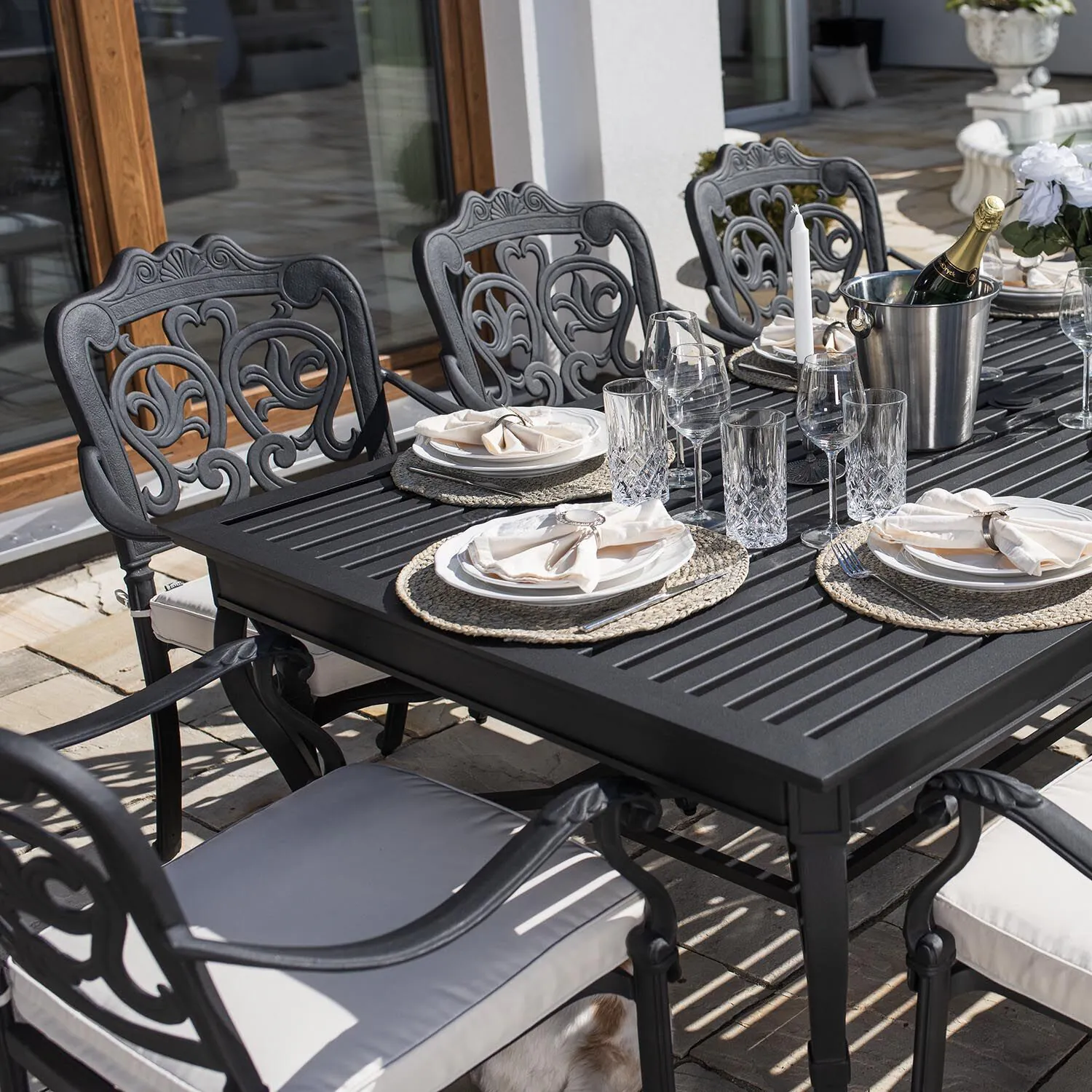 Matgrupp Utomhus 8 Stolar Svart Aluminium - Lugano 213cm