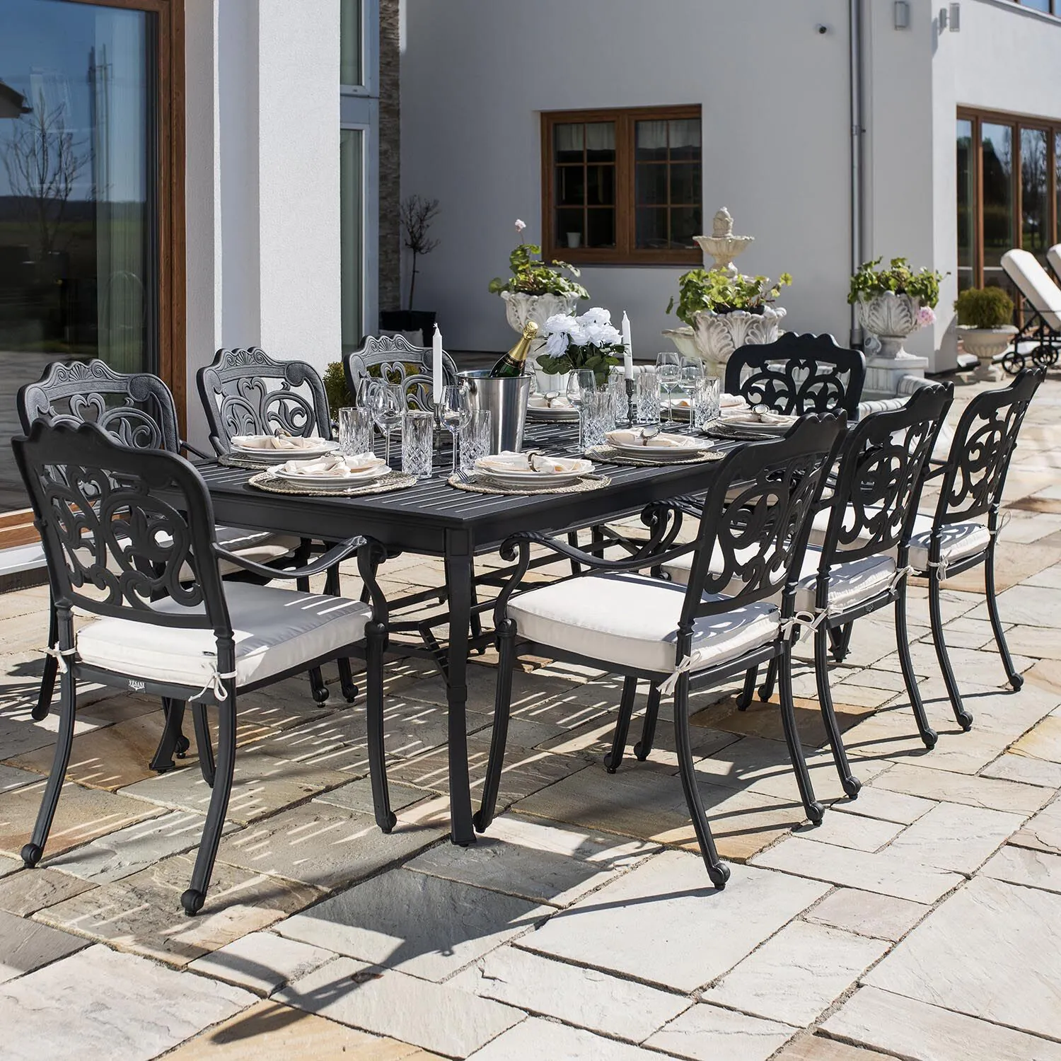 Matgrupp Utomhus 8 Stolar Svart Aluminium - Lugano 213cm