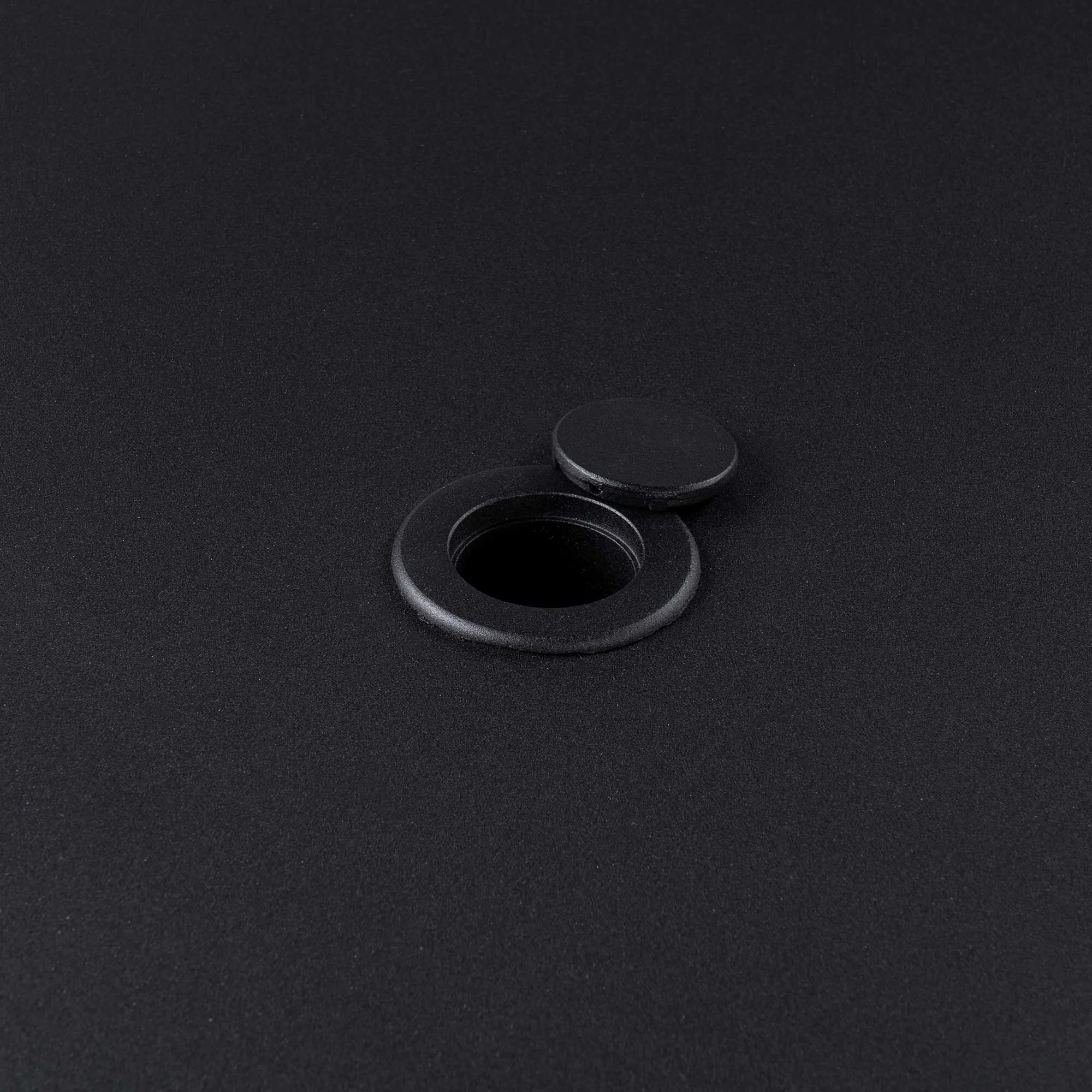 Matgrupp Utomhus Runt Bord Svart Aluminium 4 stolar - Salerno Ø122cm