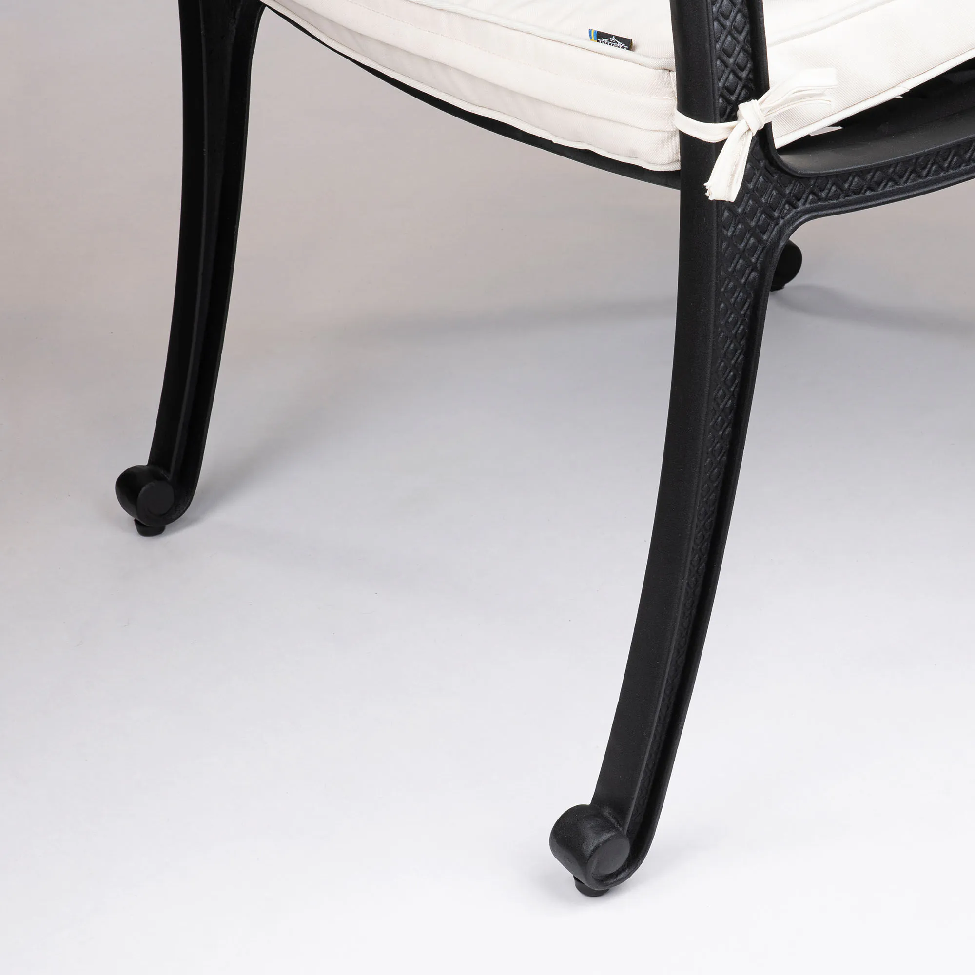 Matgrupp Utomhus Runt Bord Svart Aluminium 4 stolar - Salerno Ø122cm