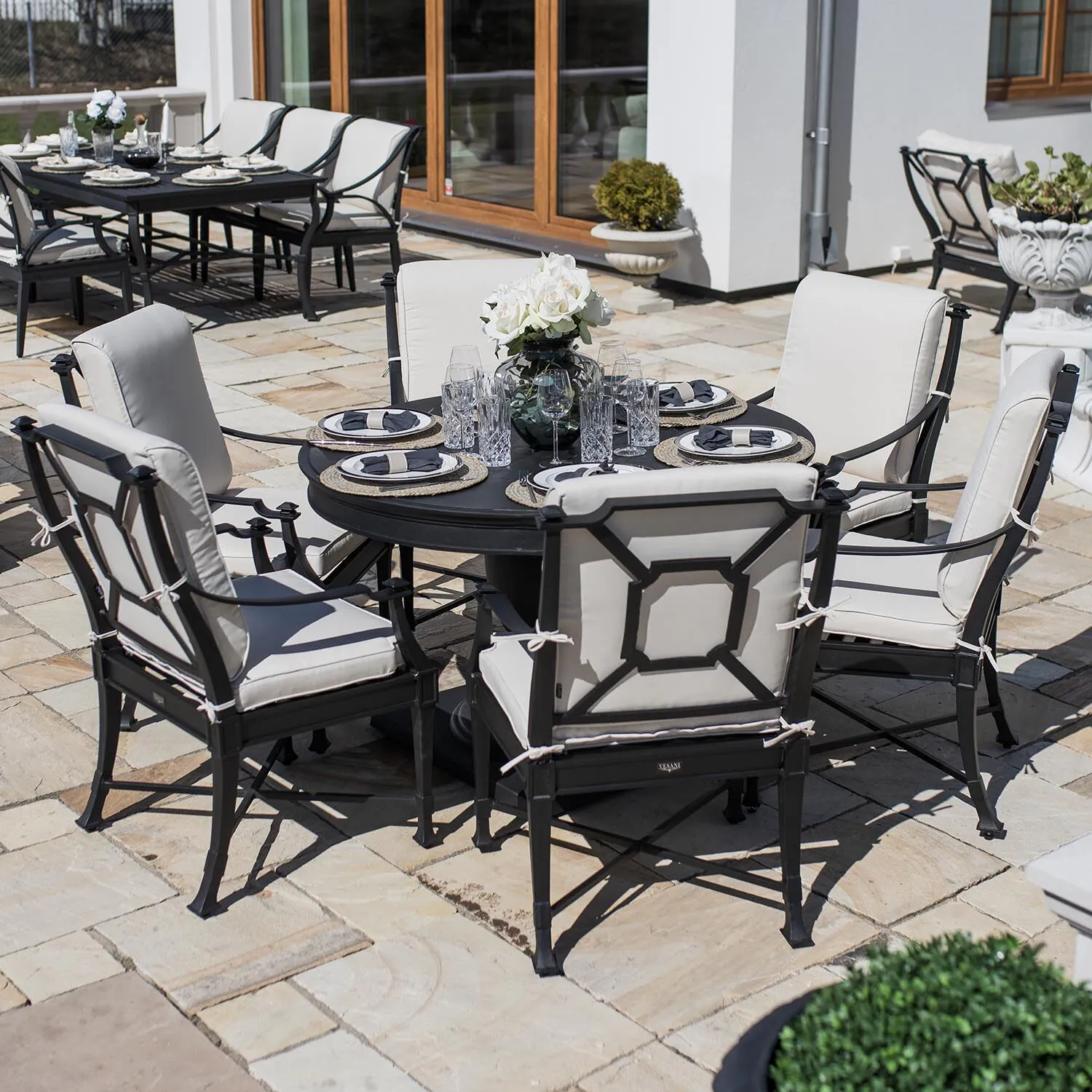 Matgrupp Utomhus Runt Bord 6 stolar Svart Aluminium - St Tropez Ø122cm