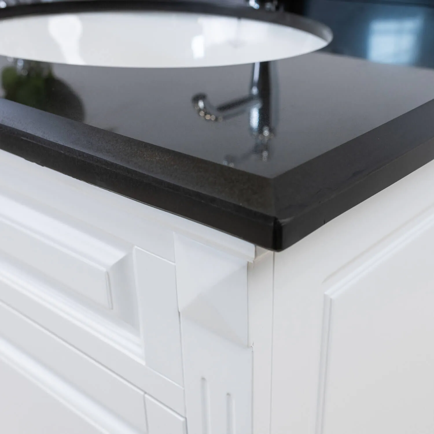 Dubbelhandfat Kommod 160cm Nashville Vit - Svart Granit