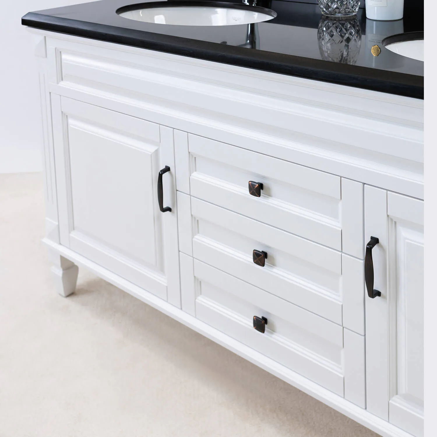 Dubbelhandfat Kommod 160cm Nashville Vit - Svart Granit