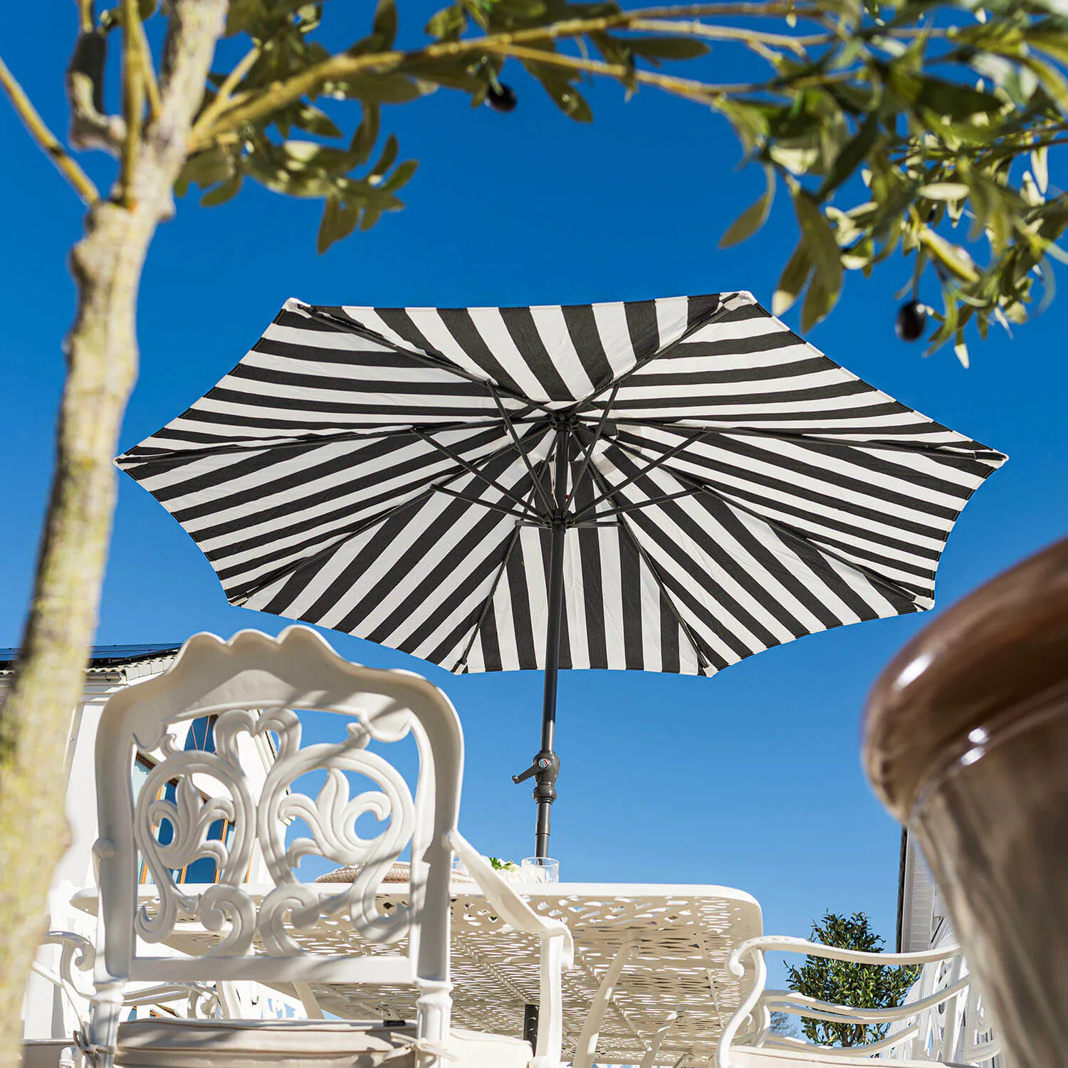 Parasoll Ø330cm Randigt med fot - Santorini