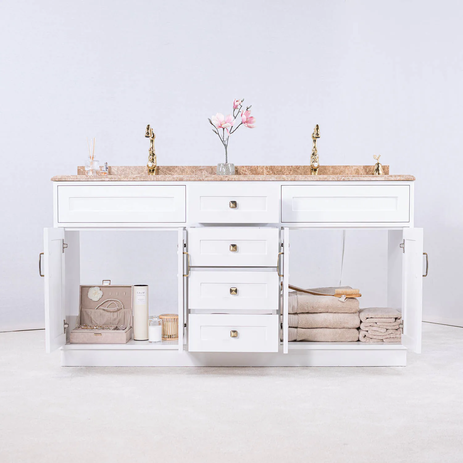 vit_kommod_marmor_beige