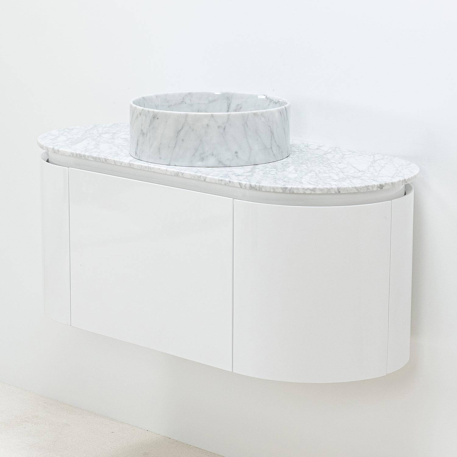 Vit kommod 100cm Sandhamn med marmor handfat