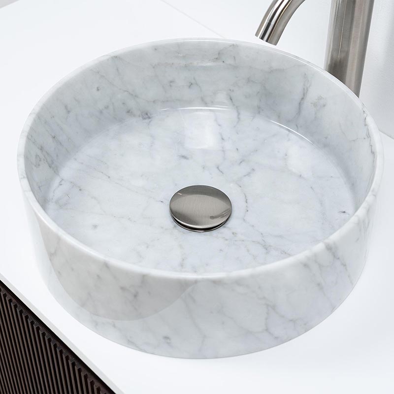 Exklusiv fristående handfat i äkta Carrara marmor
