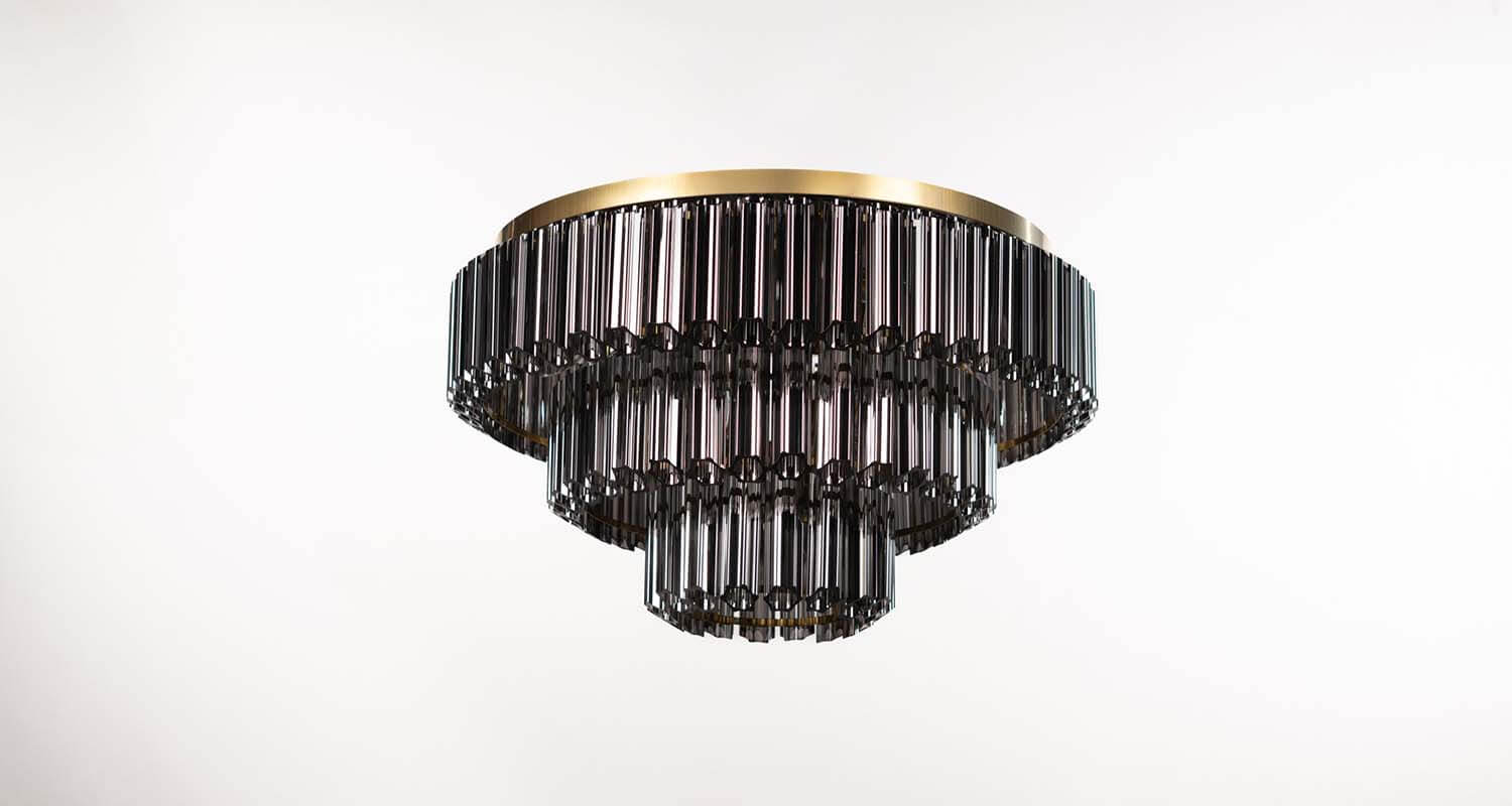 Kristallplafond med retoinspirerad design i klarglas med krom stomme
