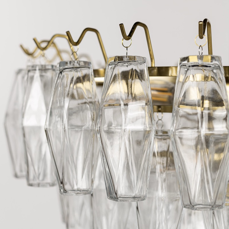 Eleganta klarglas prismor med inspiration av italienska kristallkronor