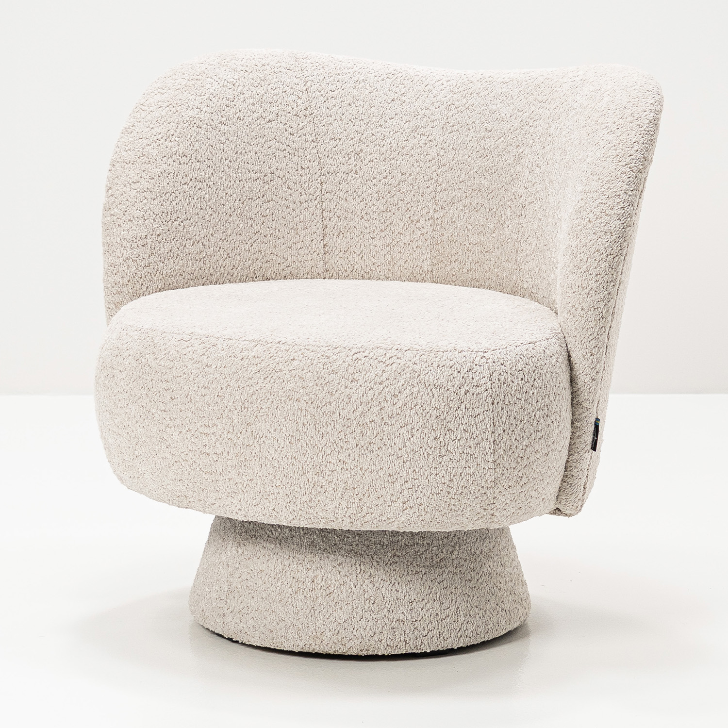 Fåtölj Belgravia Beige snurrbar fåtölj i stilren design