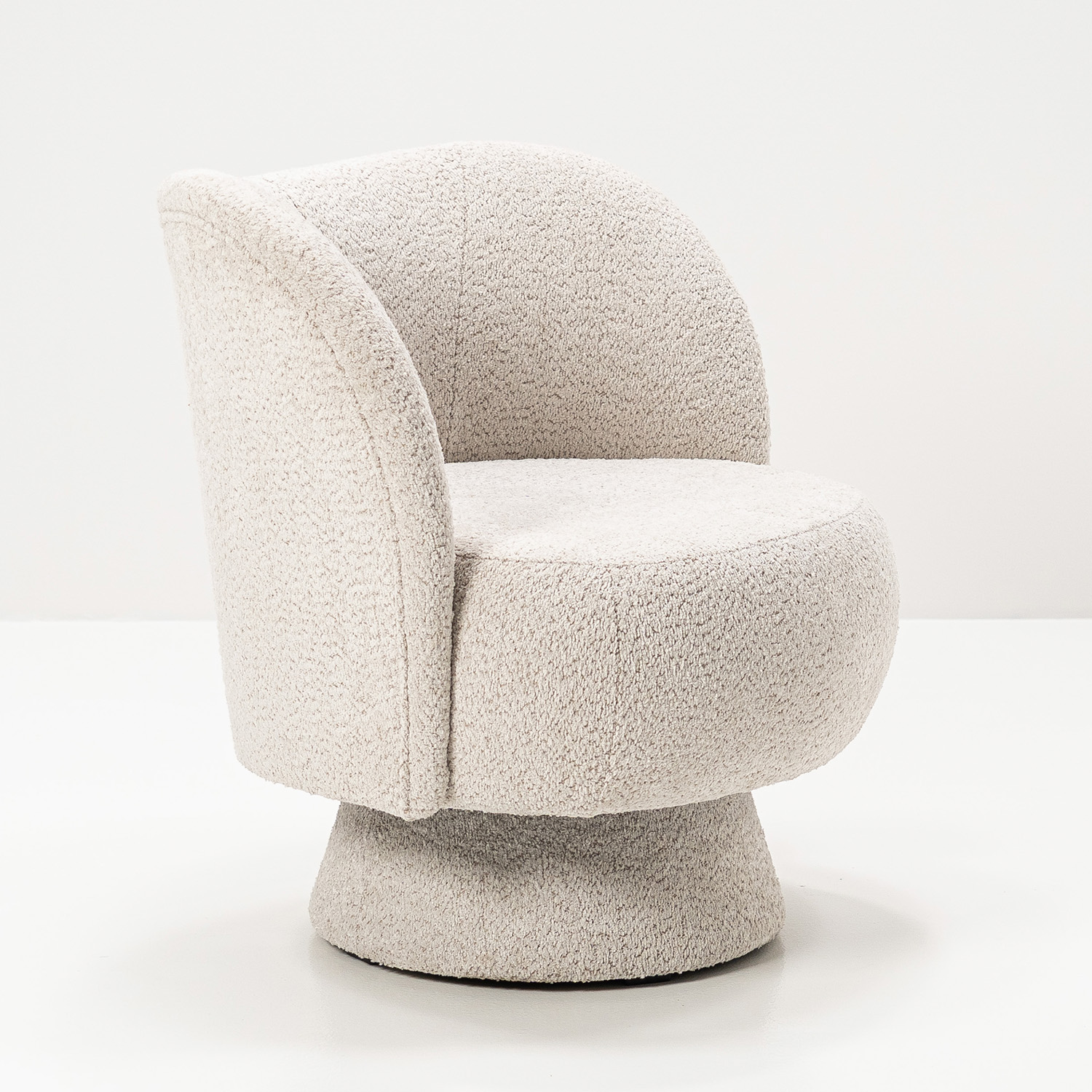 Fåtölj Belgravia Beige snurrbar fåtölj i stilren design