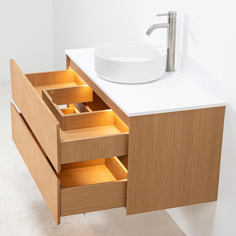 Modern kommod i 100cm ek kulör med mjukstängande beslag Modern kommod i 100cm ek kulör med mjukstängande beslag