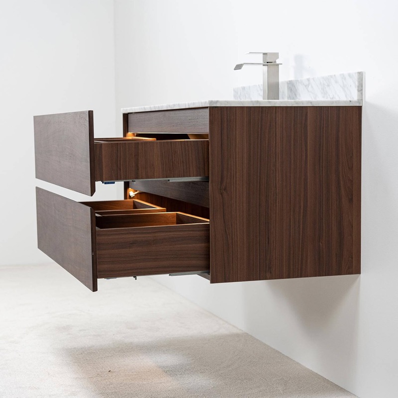 Modern kommod i 80cm ek kulör med mjukstängande beslag Modern kommod i 80cm ek kulör med mjukstängande beslag