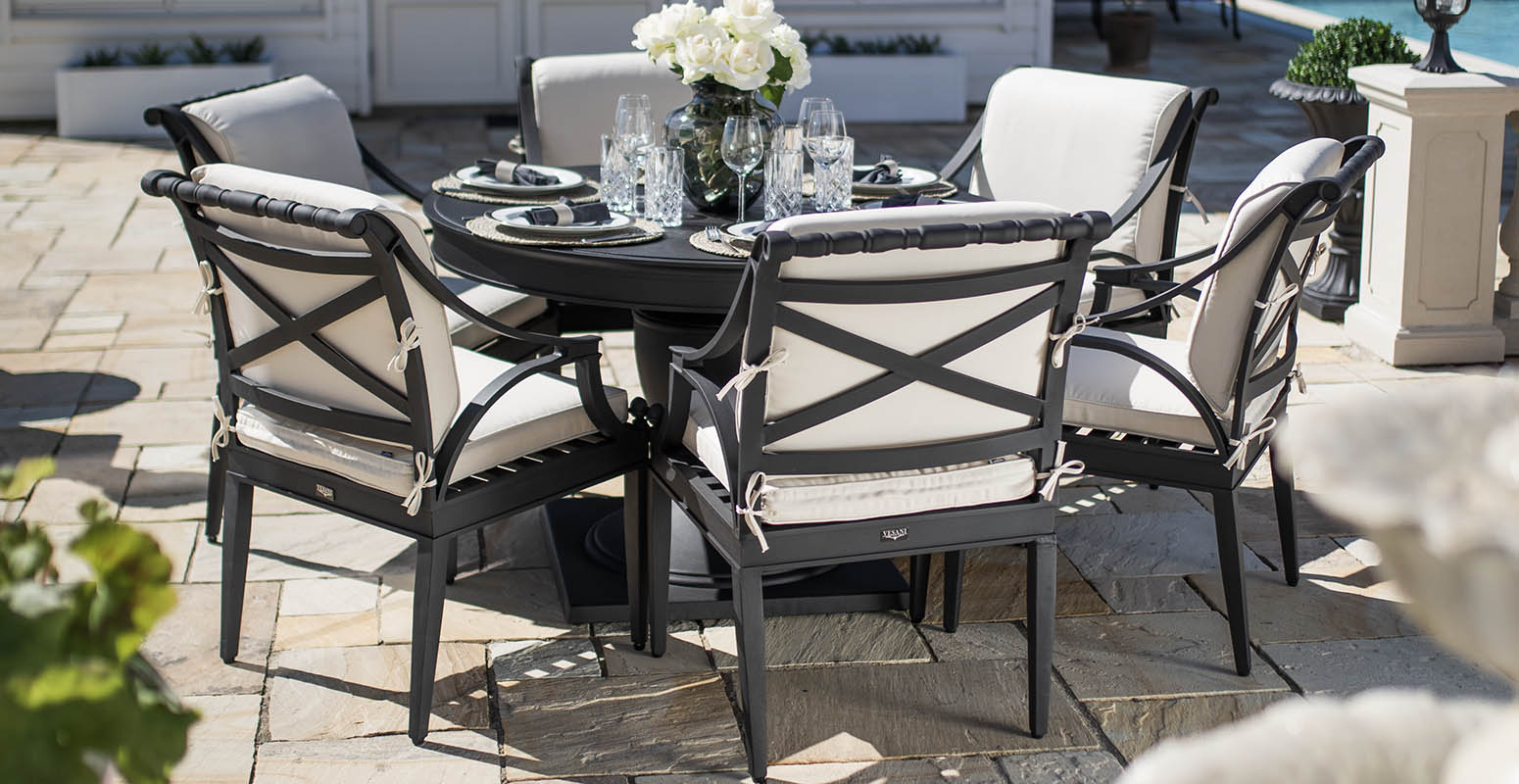 Matgrupp utomhus runt bord 6 stolar svart gjuten aluminium - Amalfi