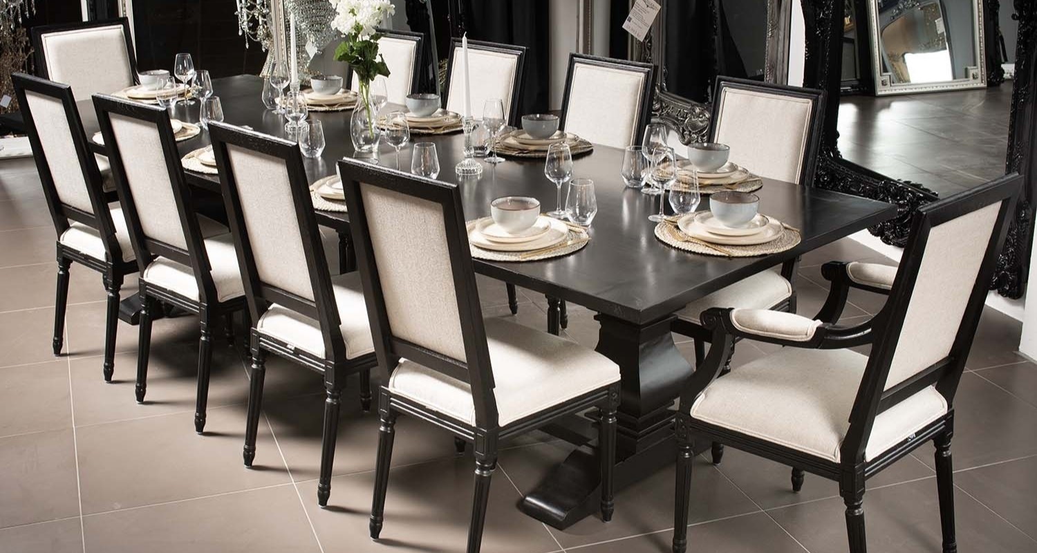 Matsalsgrupp med 10 stolar runt 320cm matbord i svart ek - Ulriksdal