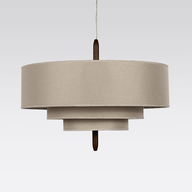 Tyglampa i japandistil med beige sk&auml;rm, dekorativ detalj i tr&auml; och organisk form