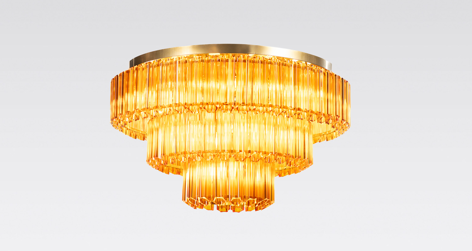 Kristallplafond med retoinspirerad design i klarglas med krom stomme