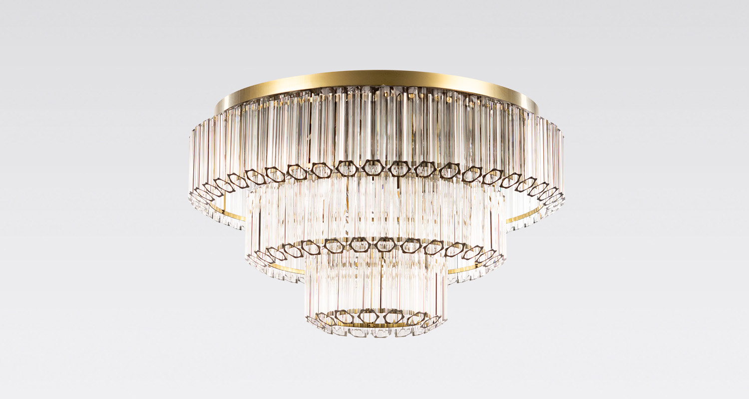 Kristallplafond med retoinspirerad design i klarglas med krom stomme
